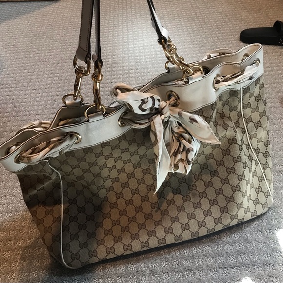 Gucci Handbags - SALE 💯 Gucci GG Canvas Scarf Tote